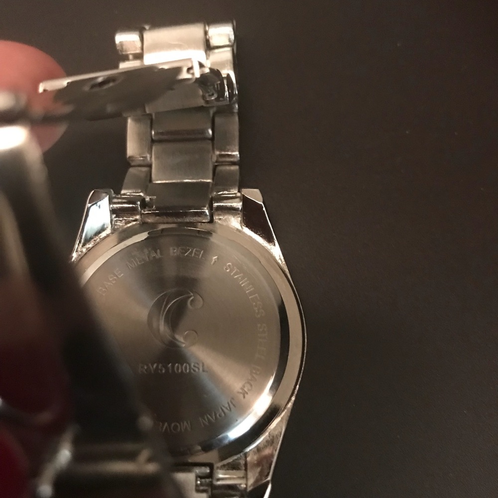 Pretty Silver watch with Rhinestones - Picture 4 of 8